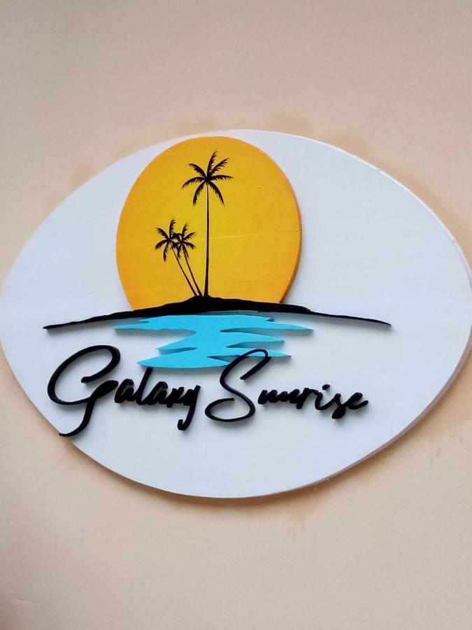 Отель Galaxy Sunrise Sea View Фулидхоо Экстерьер фото